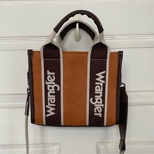 Like new wrangler purse convertible crossbody to handbag